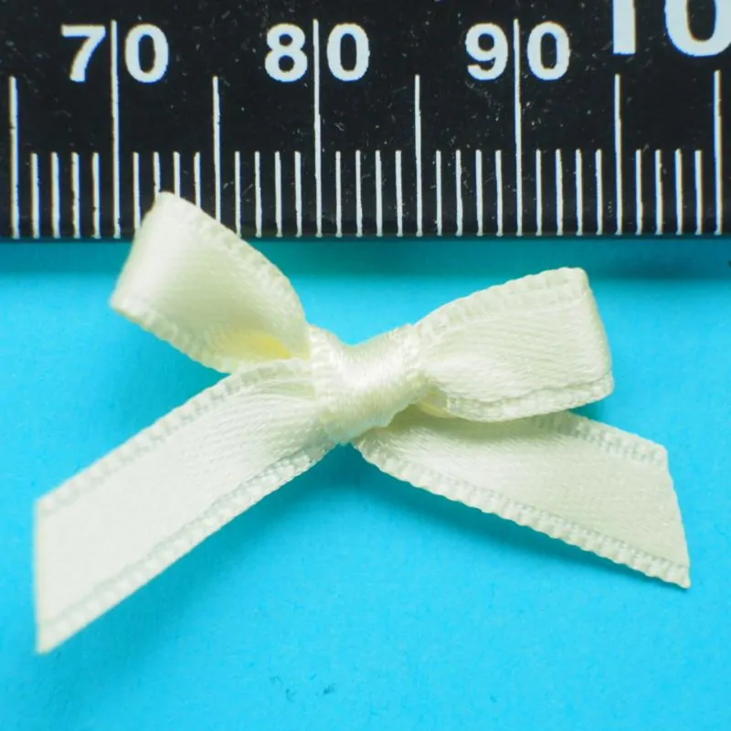 Ozdobné mašličky N00134YU smetanové